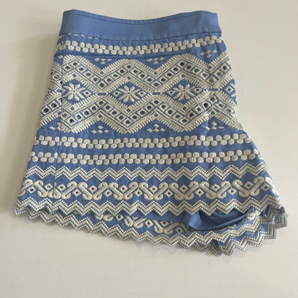Tory Burch Light Blue Eyelet Shorts Size 6 - Picture 2 of 5